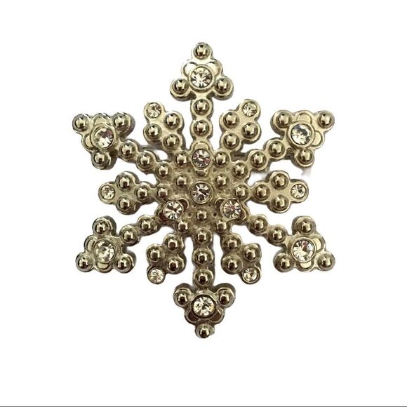 Rhinestone Encrusted Silver Tone Snowflake Winter Holiday Pin Costume Jewelry OS - Picture 1 of 2